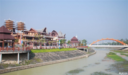 宜州市开店创业破洞牛仔裤品牌加盟多少钱（破洞牛仔裤店铺推荐）