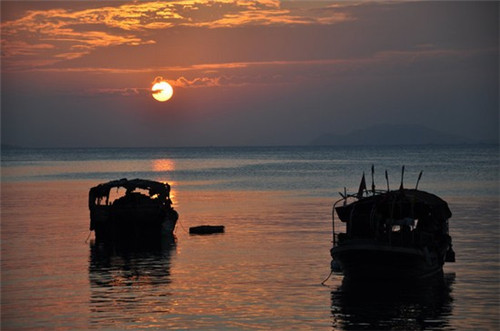 坐长椅风景拍照姿势（长椅拍照网图）